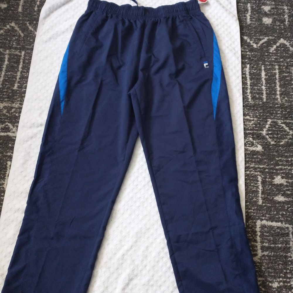 FILA Sweats pants. L size.      B